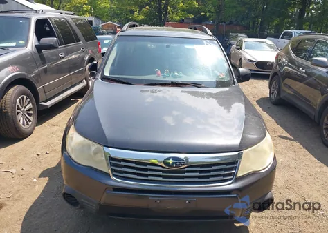 2010 Subaru Forester 2.5X Premium z USA, uszkodzony, nr VIN JF2SH6CC1AH723189